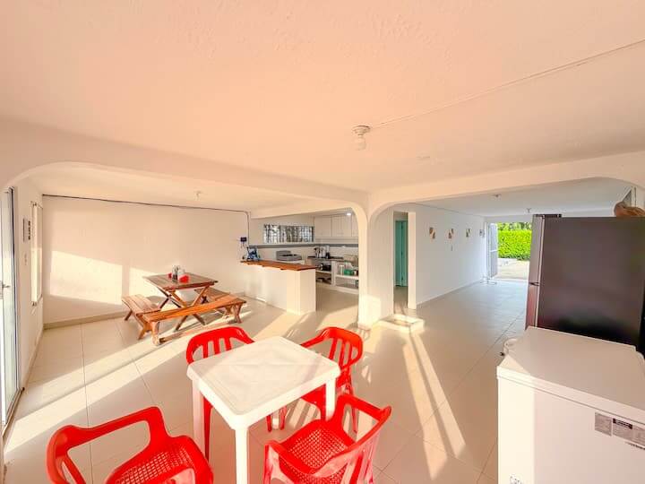 Interior 6