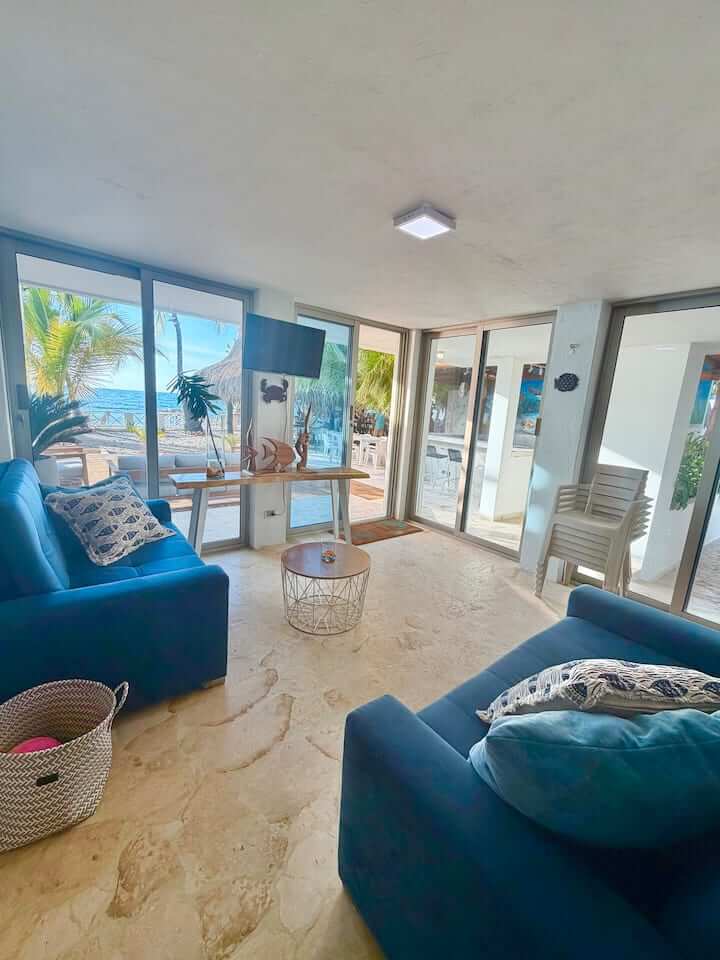 Interior 6