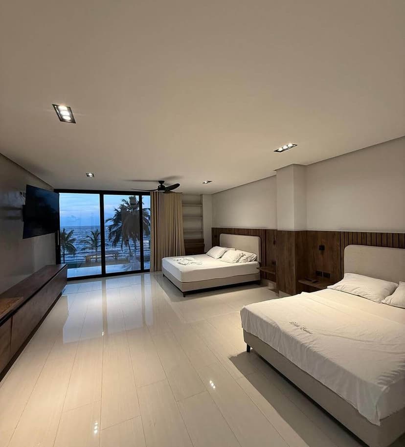 Interior 6